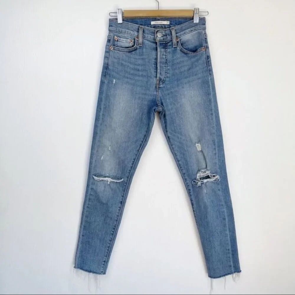LEVIS Wedgie High Rise skinny distressed Jeans raw hem size 26 - Picture 11 of 11